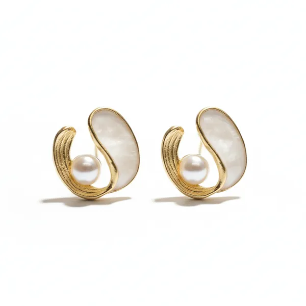 Gold_Moonlit_Wave_Studs_Earrings_For_Women
